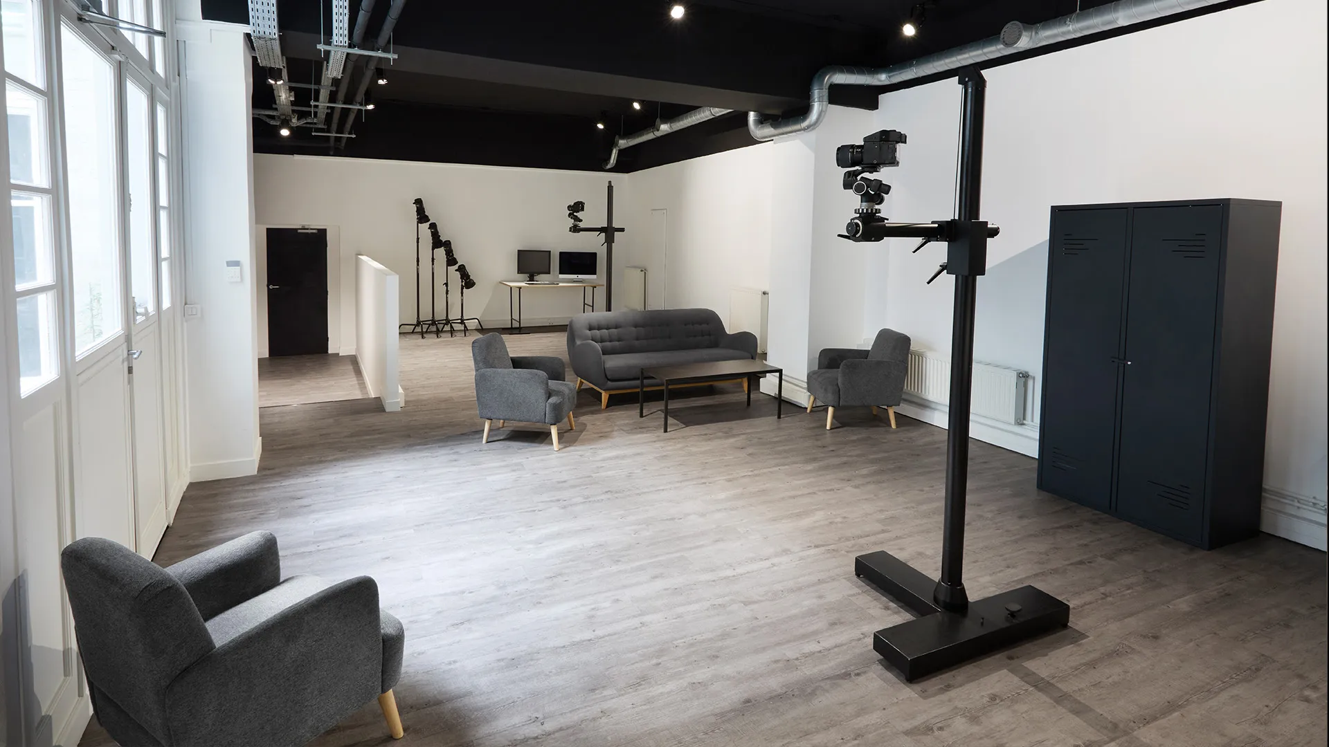 CLX Paris 108 creative workspace with photography equipment, lounge area, and content production facilities
