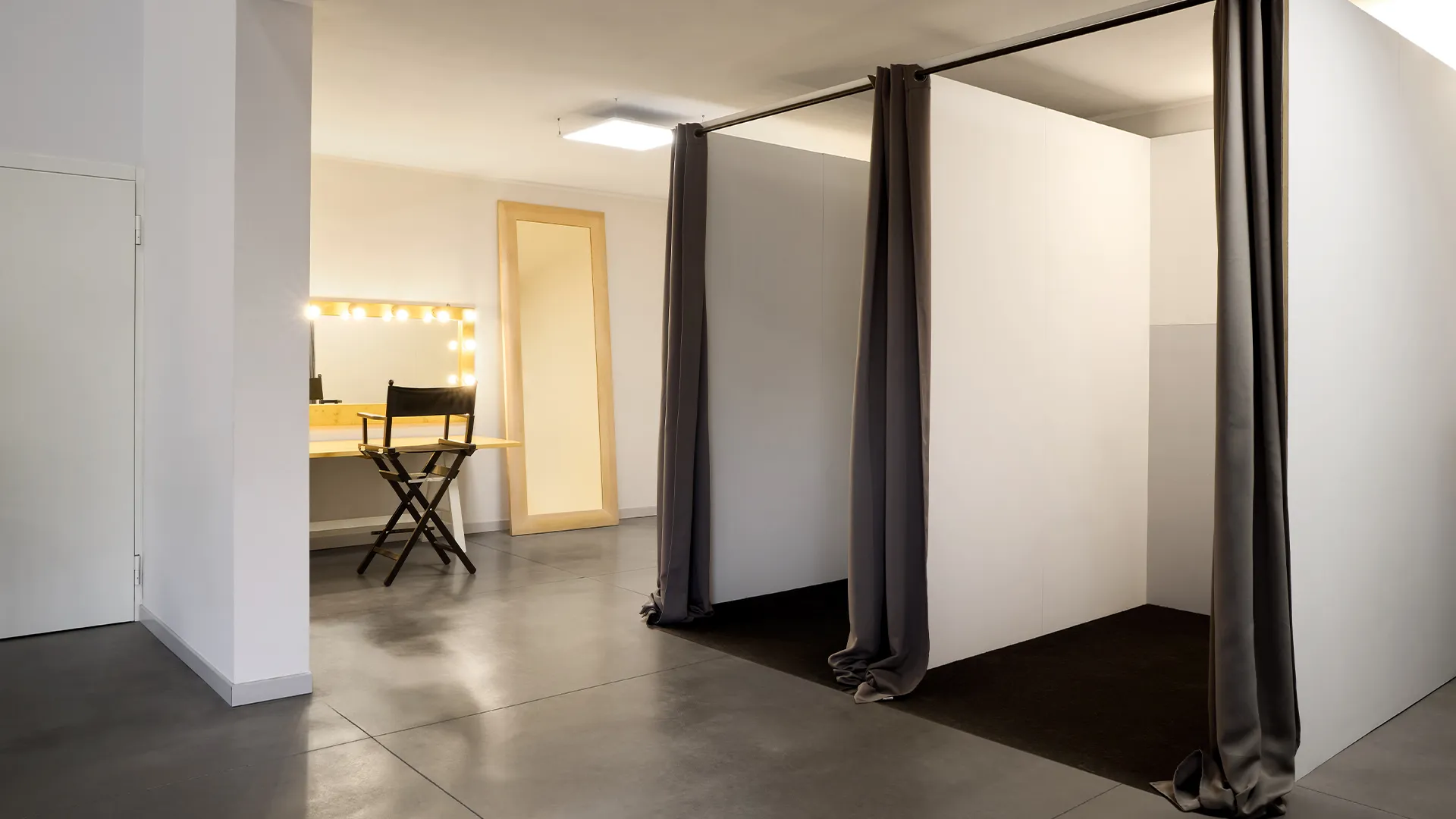 CLX Verona photo studio image 3 with professional photography sets and production space